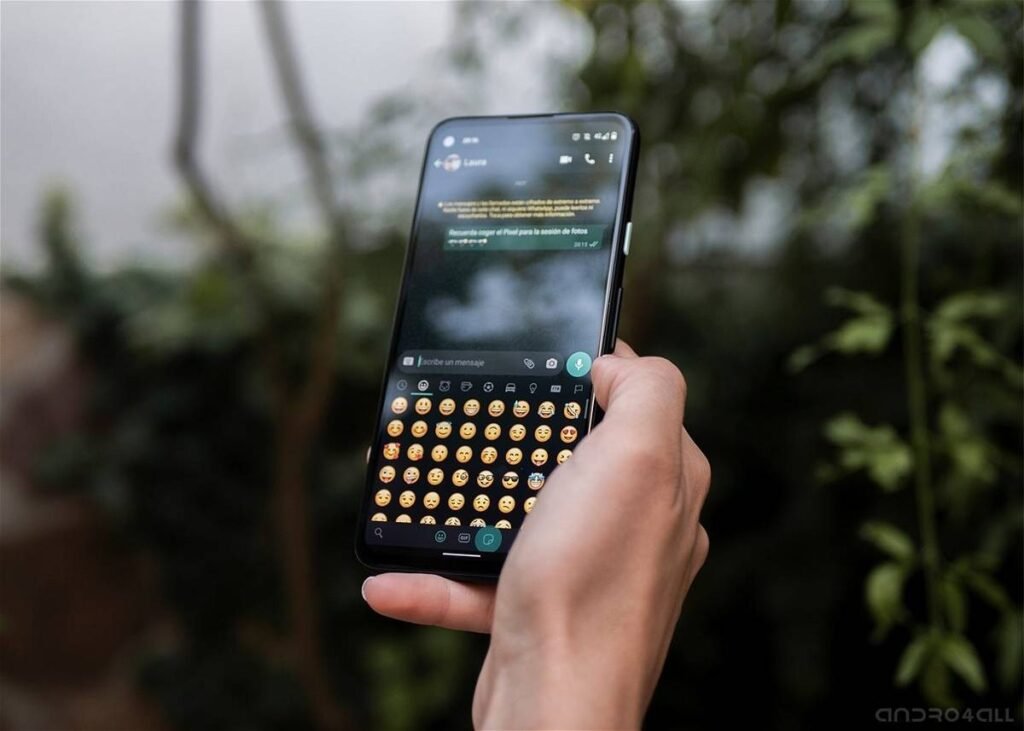 ¿Cómo conseguir los nuevos emojis animados de WhatsApp?